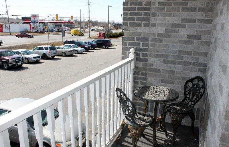 Best Western Smiths Falls Hotel Exterior foto